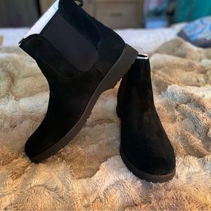 Brand new in box size 10 Ugg Briscoe boots with twinsole inserts